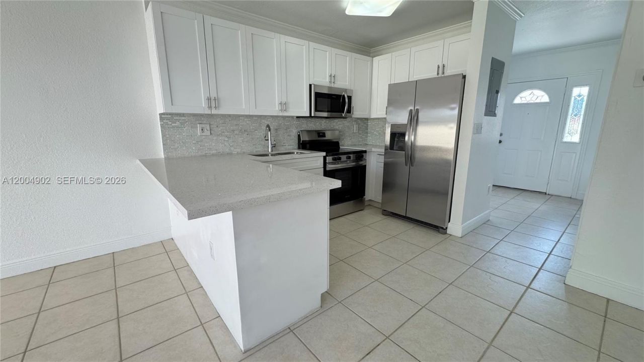 9465 SW 77th Ct, Unit -, Miami, FL 33156 Photo