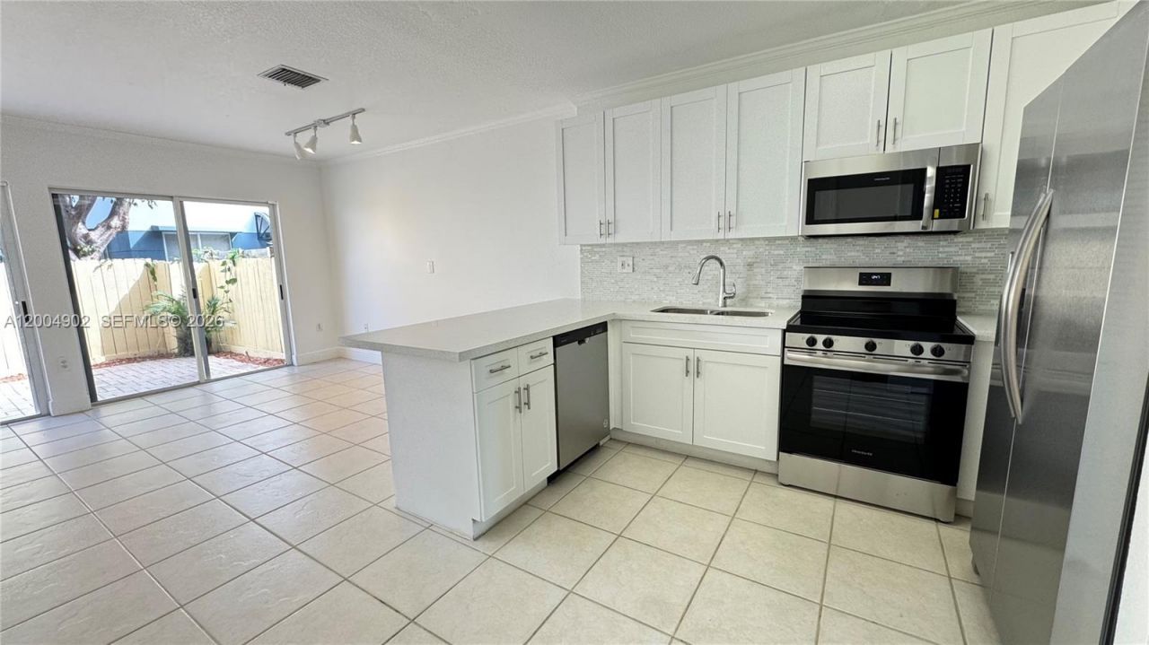 9465 SW 77th Ct, Unit -, Miami, FL 33156 Photo