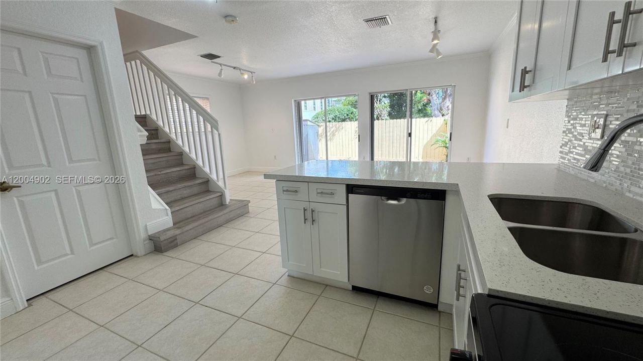 9465 SW 77th Ct, Unit -, Miami, FL 33156 Photo