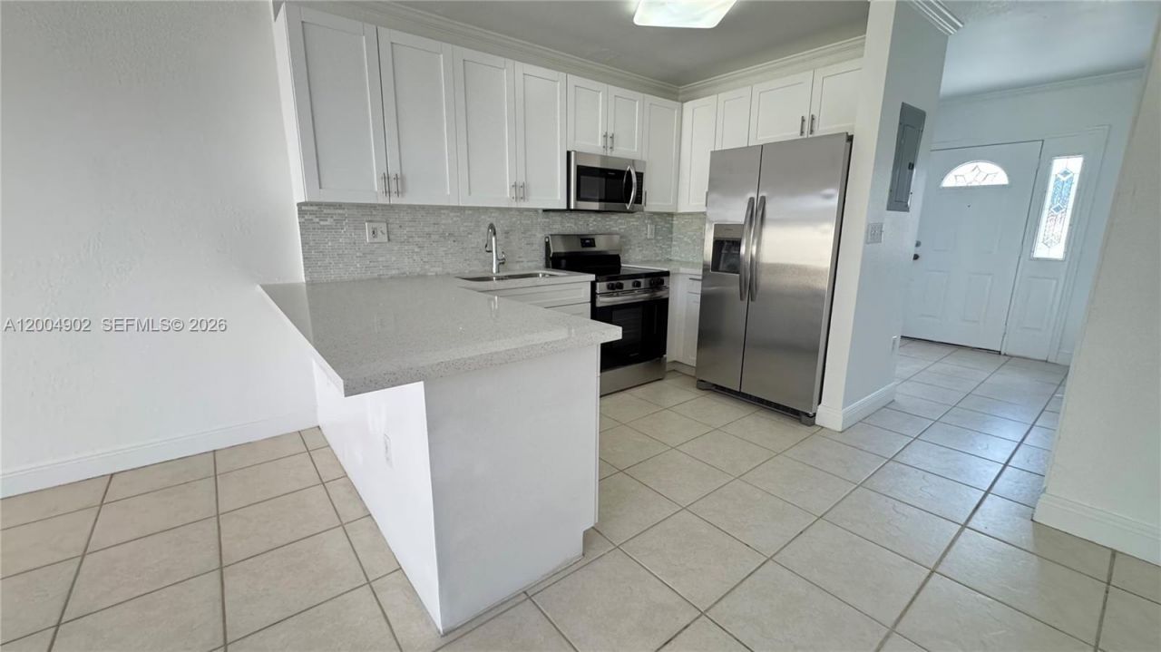 9465 SW 77th Ct, Unit -, Miami, FL 33156 Photo