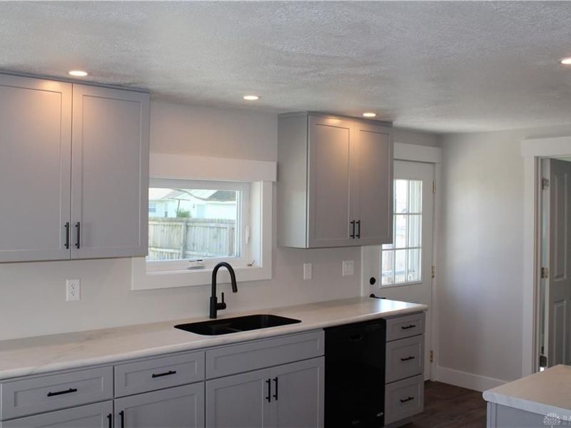 318 E Main Street, Bradford, OH 45308 Photo 27