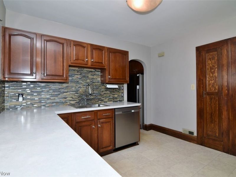 6222 Brookside Drive, Cleveland, OH 44144 Photo 18