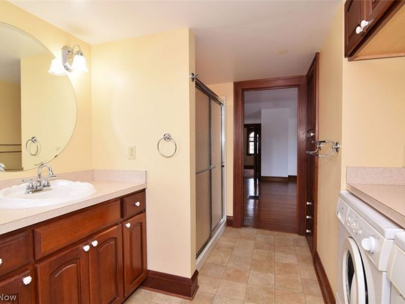 6222 Brookside Drive, Cleveland, OH 44144 Photo 32