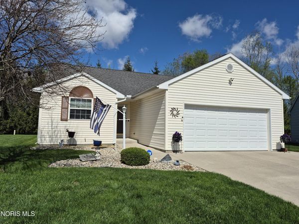 1104 Countryside Drive, Findlay, OH 45840