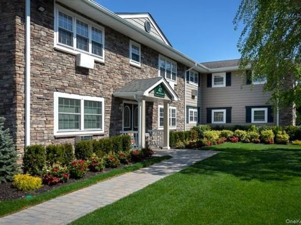 805 Long Island Avenue , Unit 4B, Deer Park, NY 11729