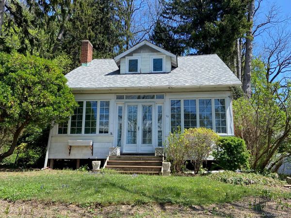 22 Prospect Road, Centerport, NY 11721