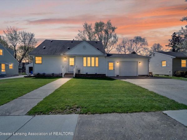 4322 Devonshire Avenue, Lansing, MI 48910