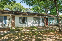6504 Wildwood Trail photo 4