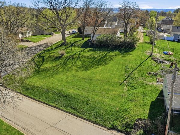 TBD Montcrest Street, Dubuque, IA 52001