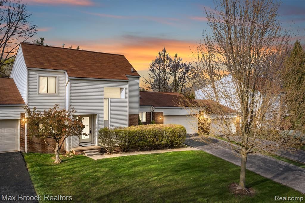 5324 Fairway Court, West Bloomfield Township, MI 48323 Main Photo