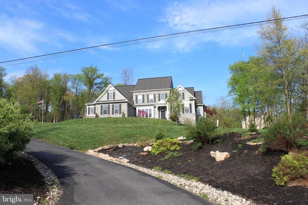 110 PINE HILL ROAD , ENOLA, PA 17025