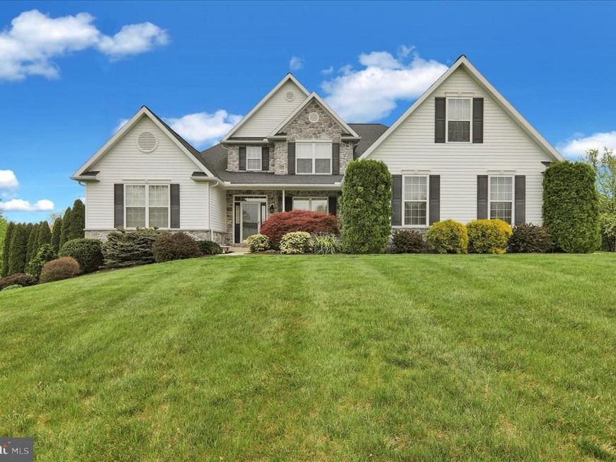 160 Eagleview Drive, Mohrsville, PA 19541 Main Photo