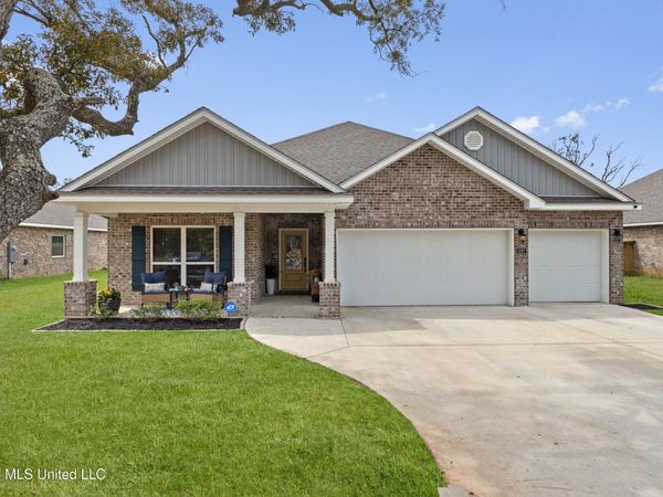 5297 South Street, Ocean Springs, MS 39564