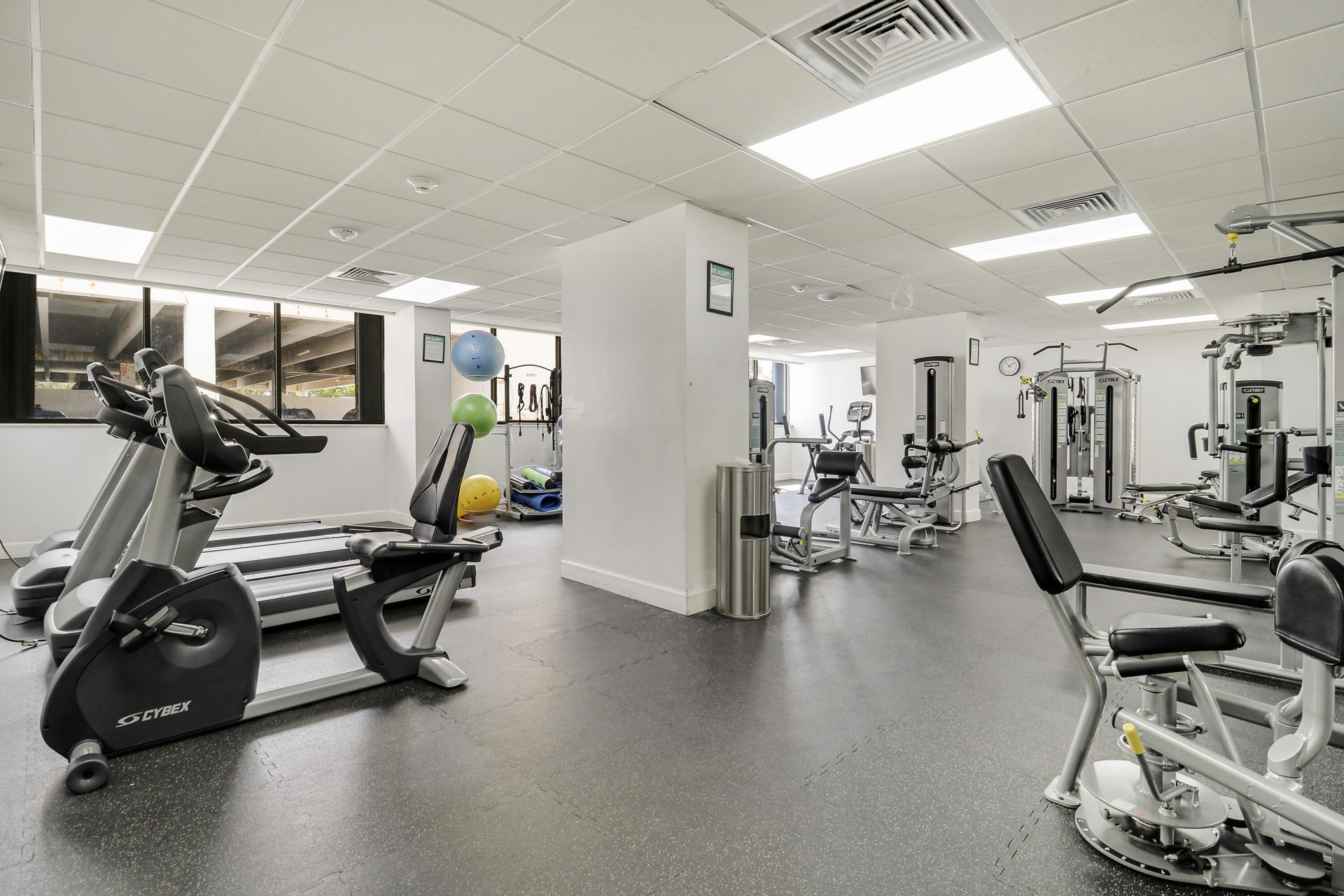 5600 N Flagler Drive, Unit Ph103, West Palm Beach, FL 33407 Photo