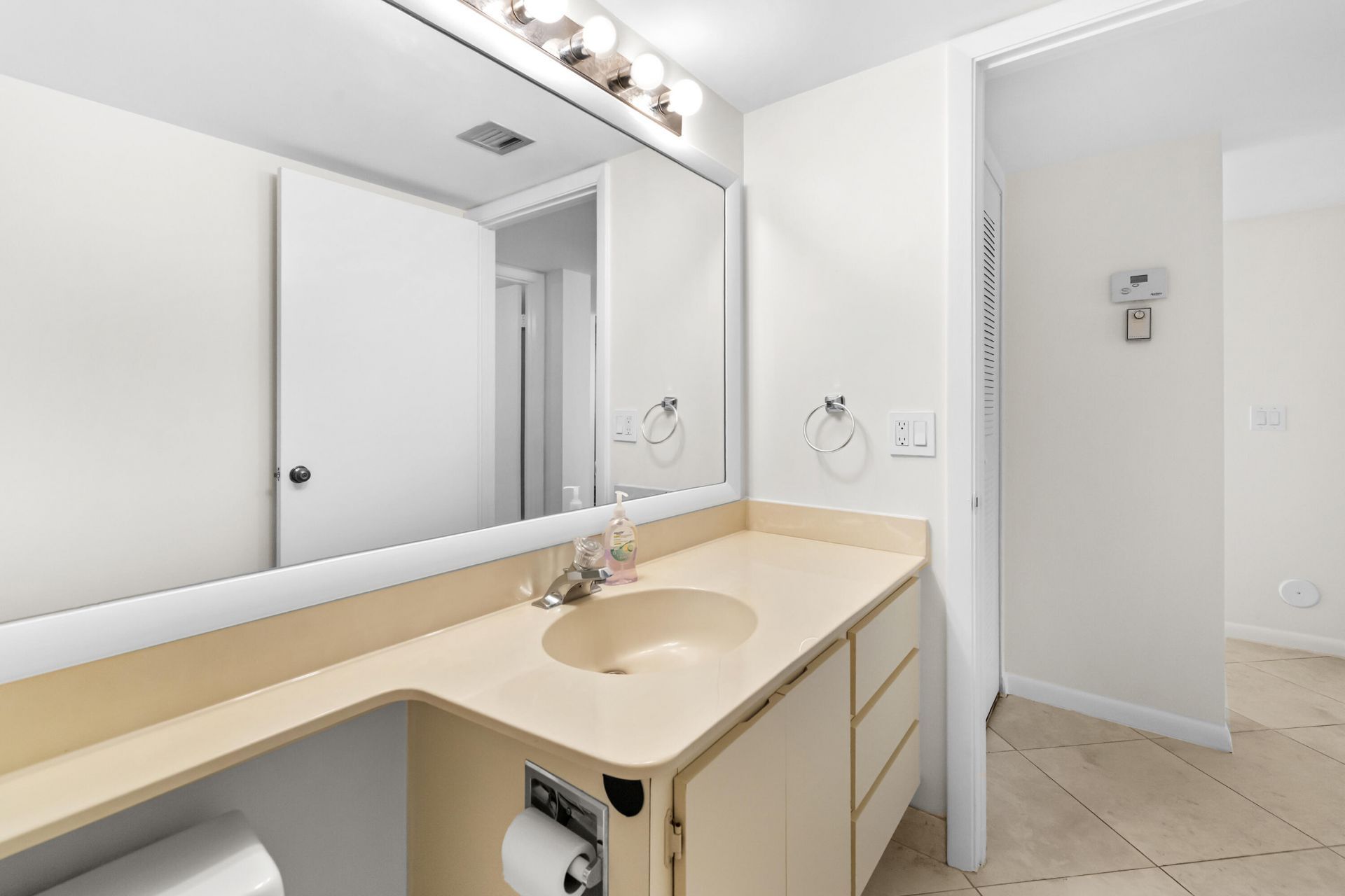 2561 Village Boulevard, Unit 103, West Palm Beach, FL 33409 Photo