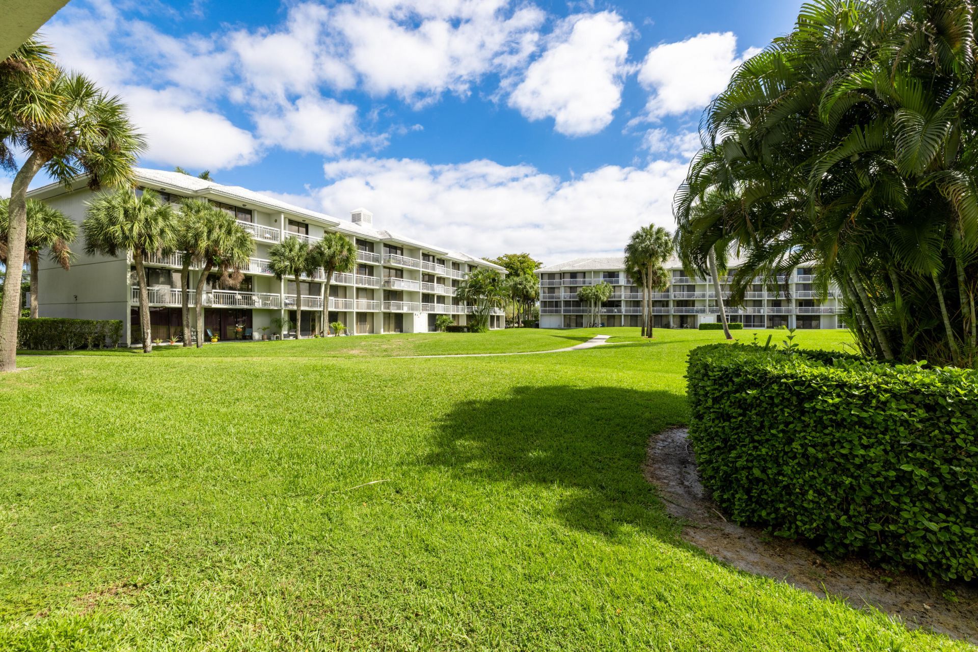 2561 Village Boulevard, Unit 103, West Palm Beach, FL 33409 Photo