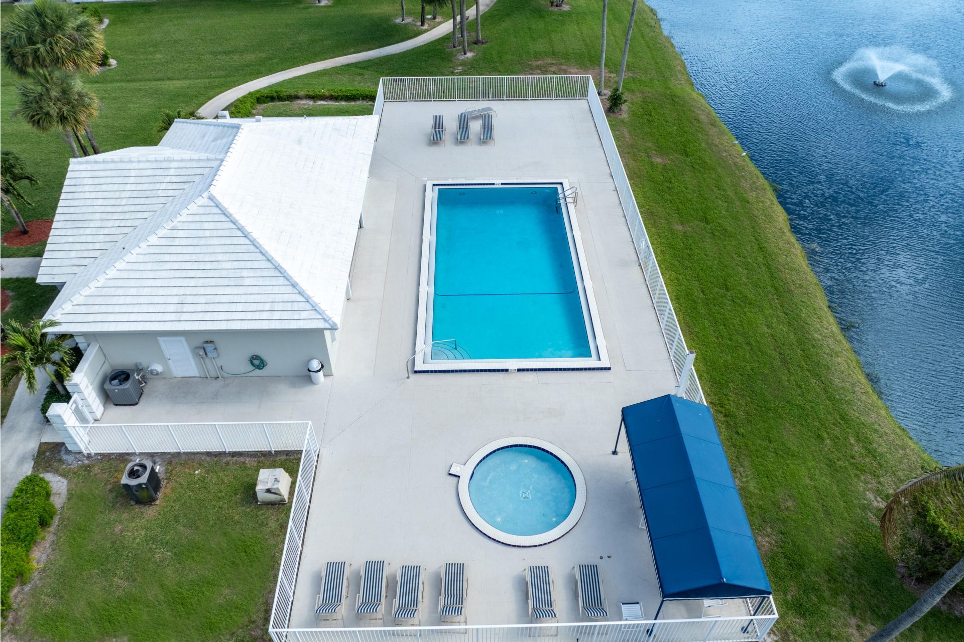 2561 Village Boulevard, Unit 103, West Palm Beach, FL 33409 Photo