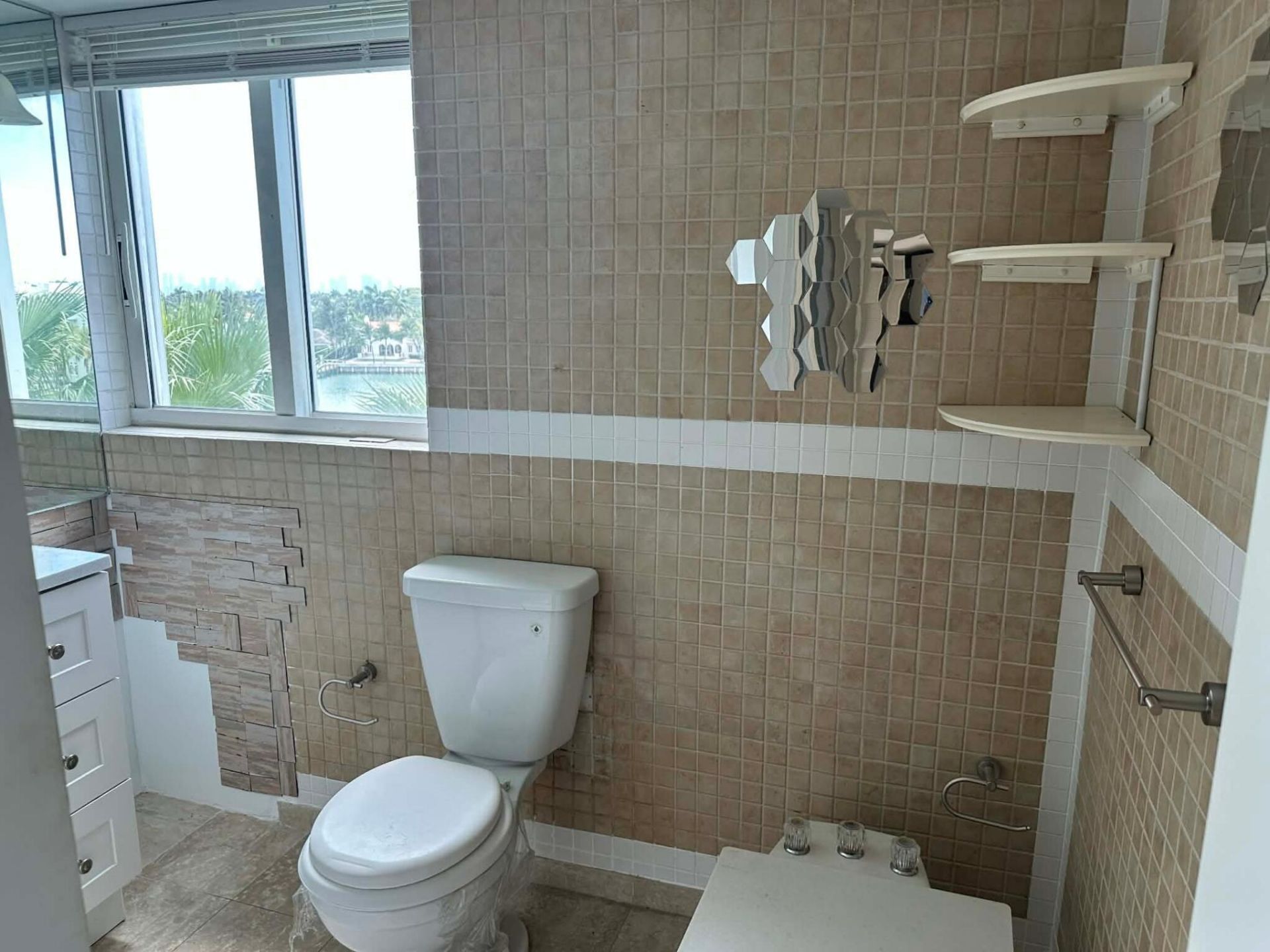 5900 Collins Avenue, Unit 601, Miami Beach, FL 33140 Photo