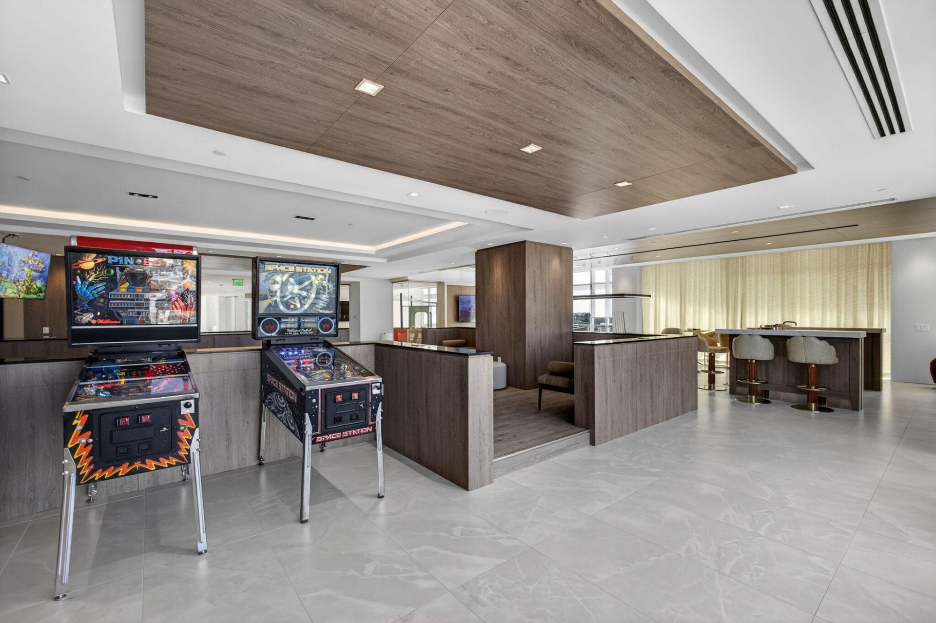 220 Lake Shore Drive, Unit 605, Lake Park, FL 33403 Photo