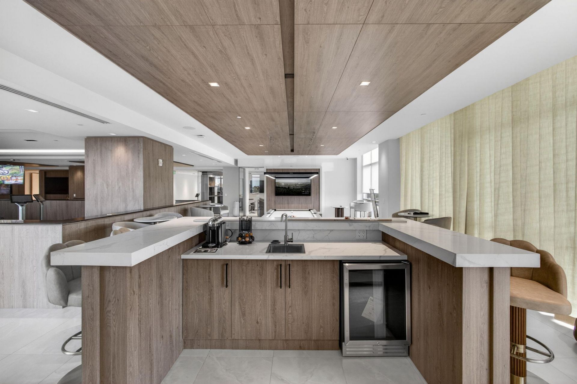 220 Lake Shore Drive, Unit 605, Lake Park, FL 33403 Photo