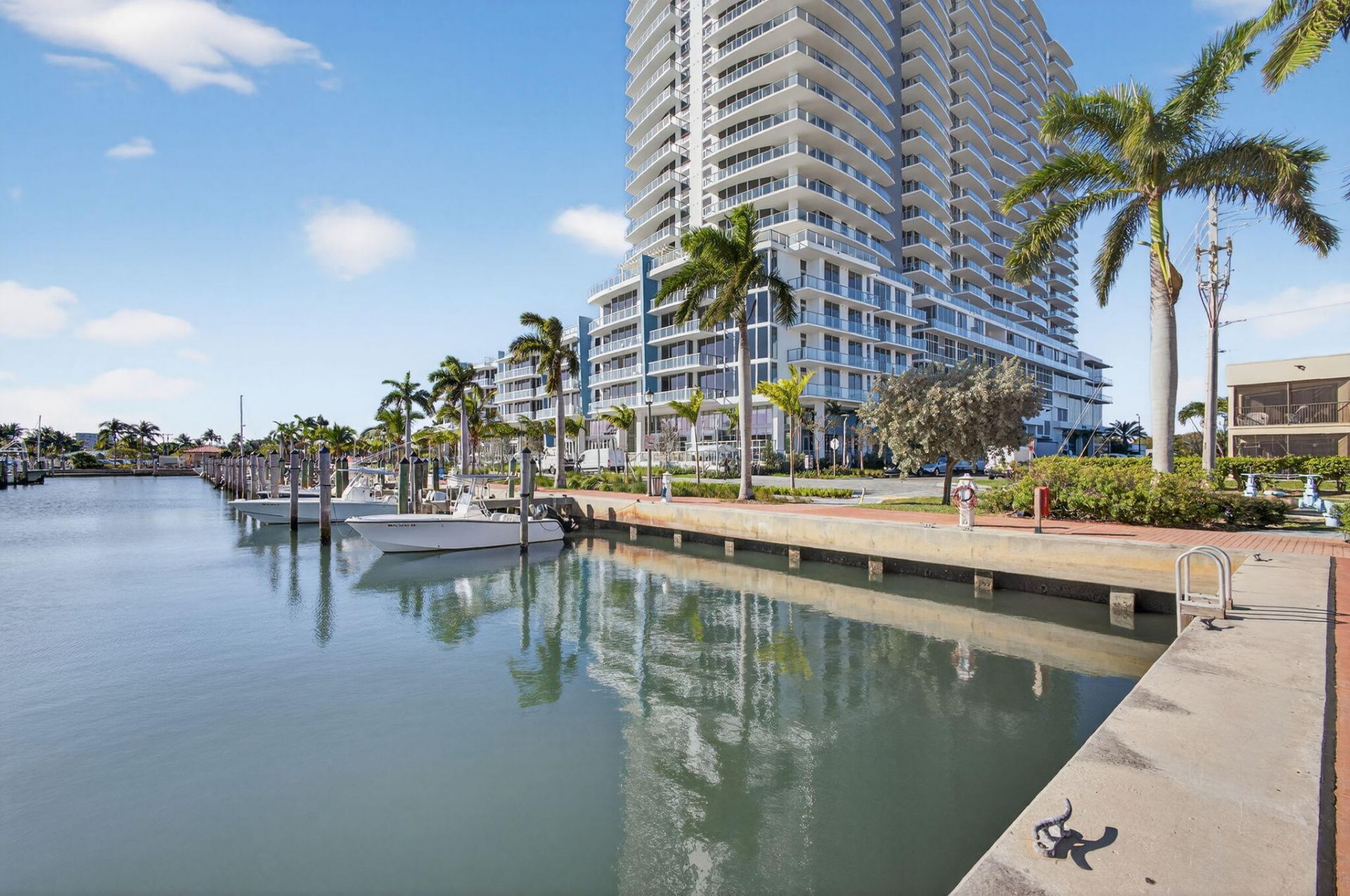 220 Lake Shore Drive, Unit 605, Lake Park, FL 33403 Photo