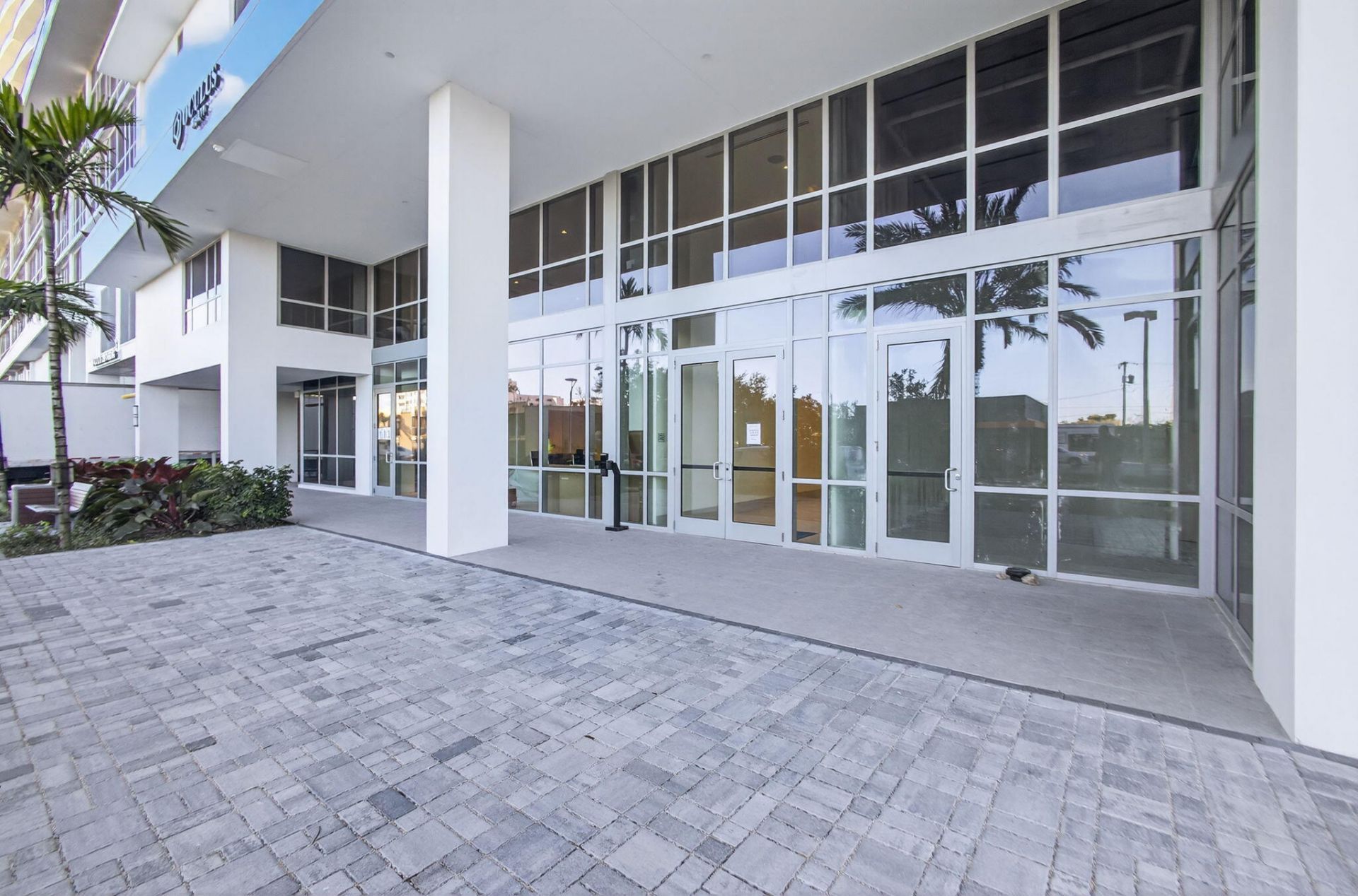 220 Lake Shore Drive, Unit 605, Lake Park, FL 33403 Photo