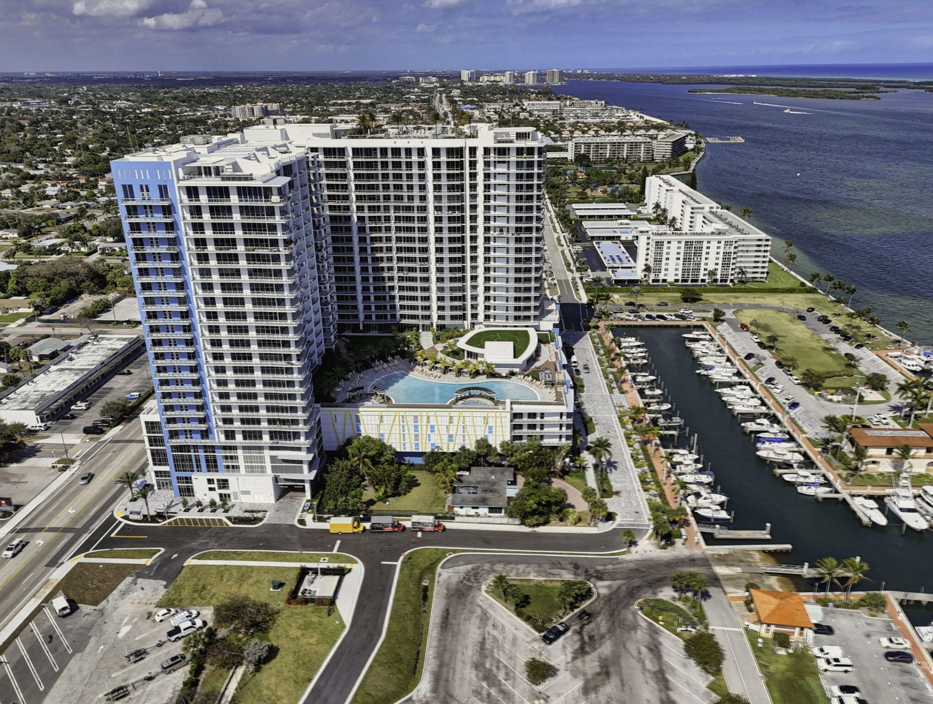 220 Lake Shore Drive, Unit 605, Lake Park, FL 33403 Photo