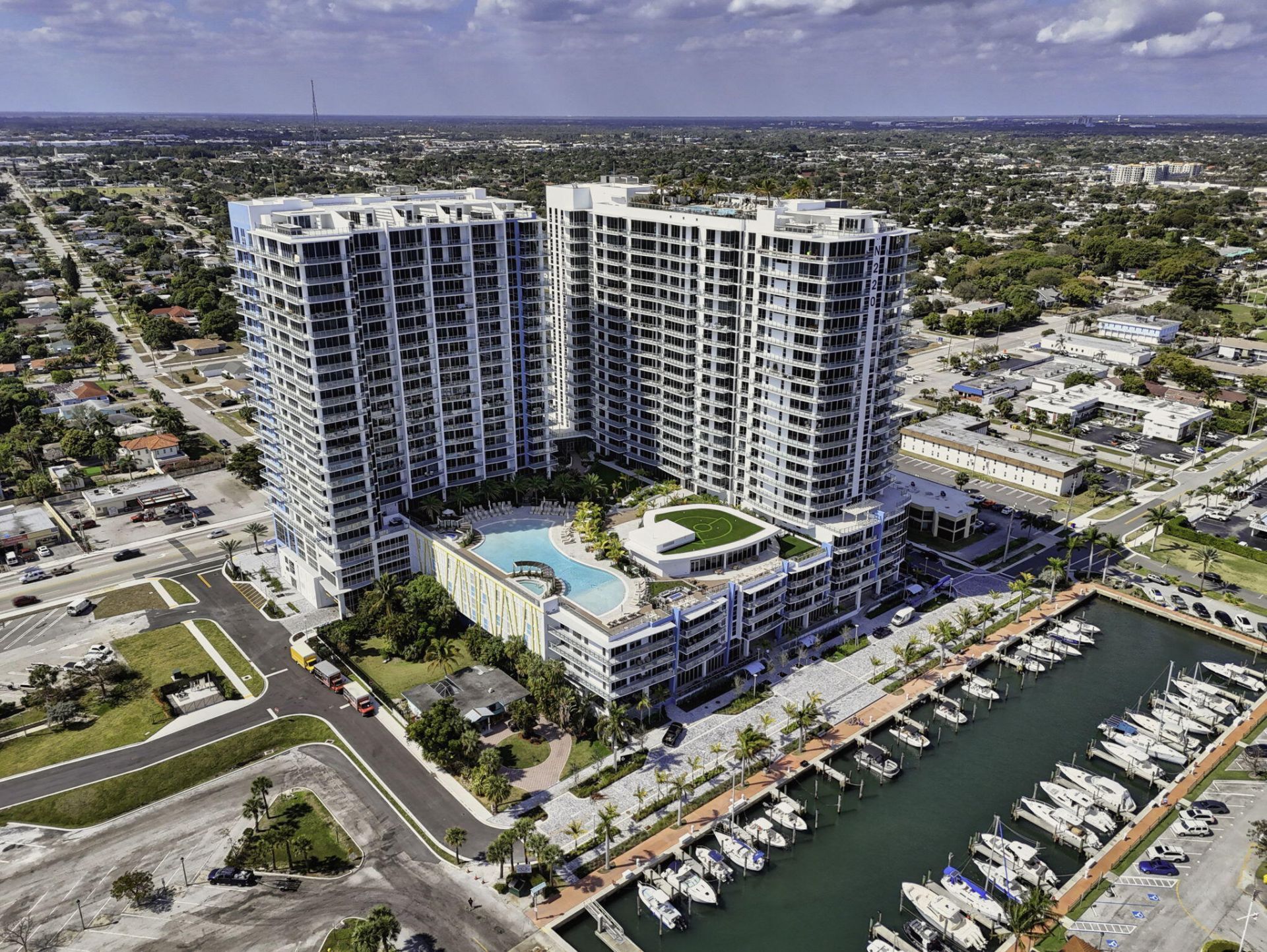 220 Lake Shore Drive, Unit 605, Lake Park, FL 33403 Photo