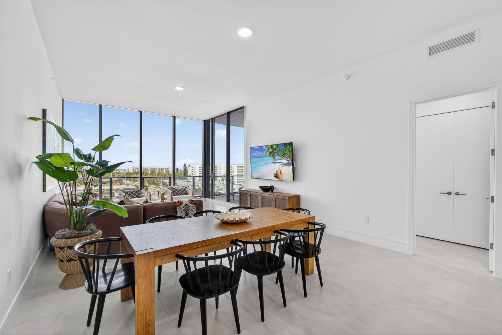 220 Lake Shore Drive, Unit 605, Lake Park, FL 33403 Photo