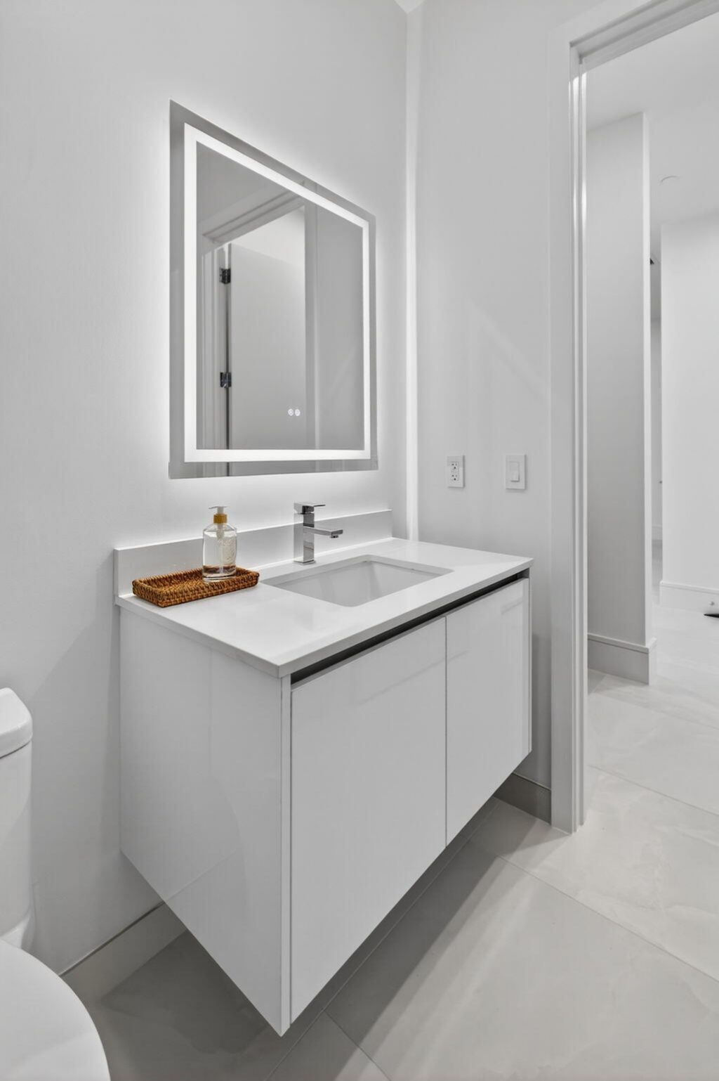 220 Lake Shore Drive, Unit 605, Lake Park, FL 33403 Photo