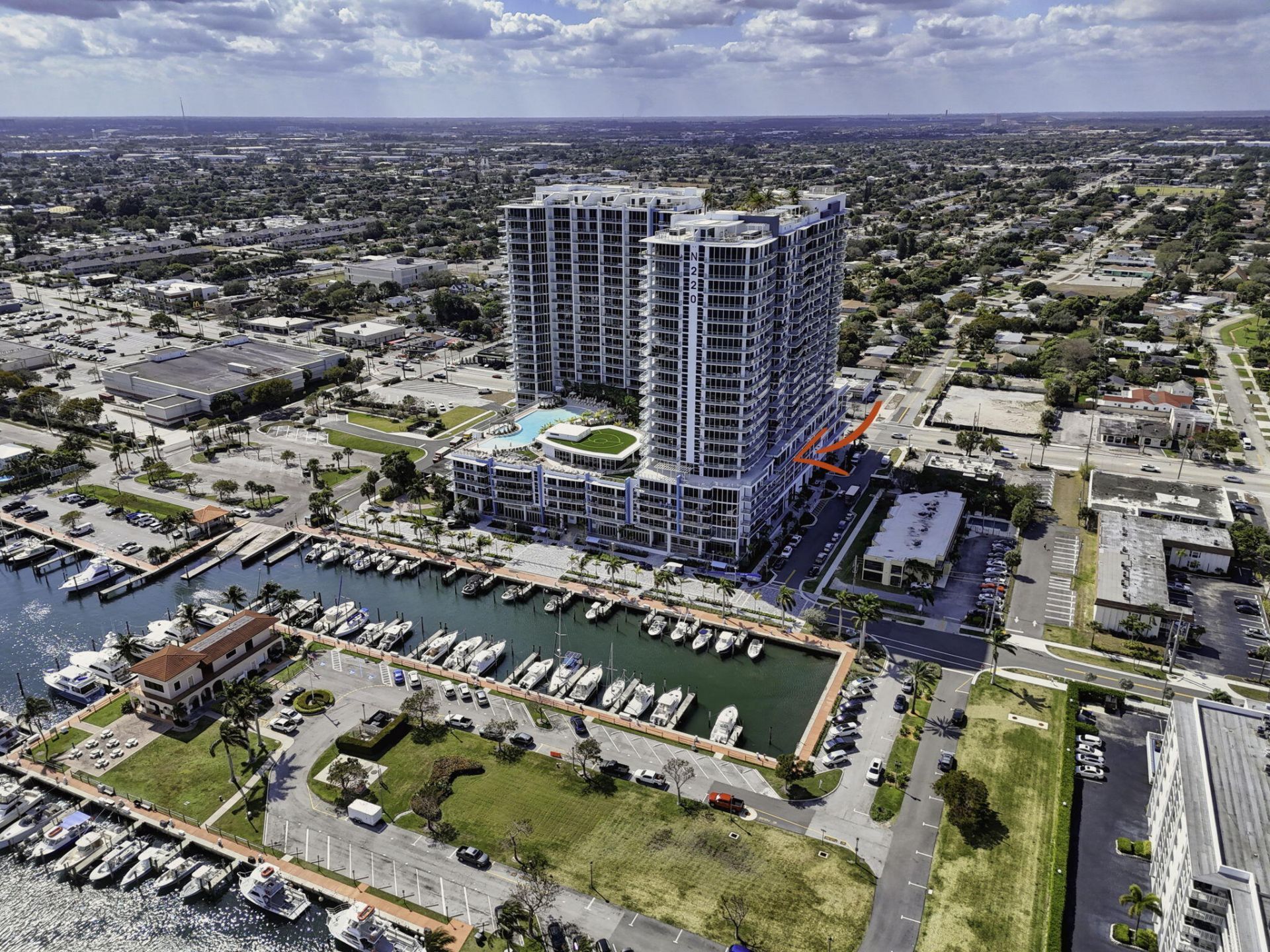 220 Lake Shore Drive, Unit 605, Lake Park, FL 33403 Photo