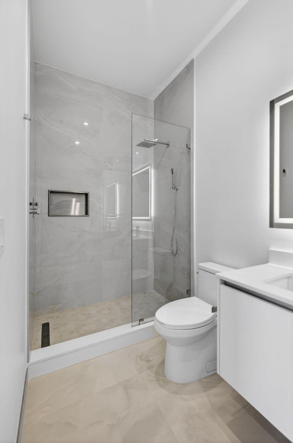 220 Lake Shore Drive, Unit 605, Lake Park, FL 33403 Photo