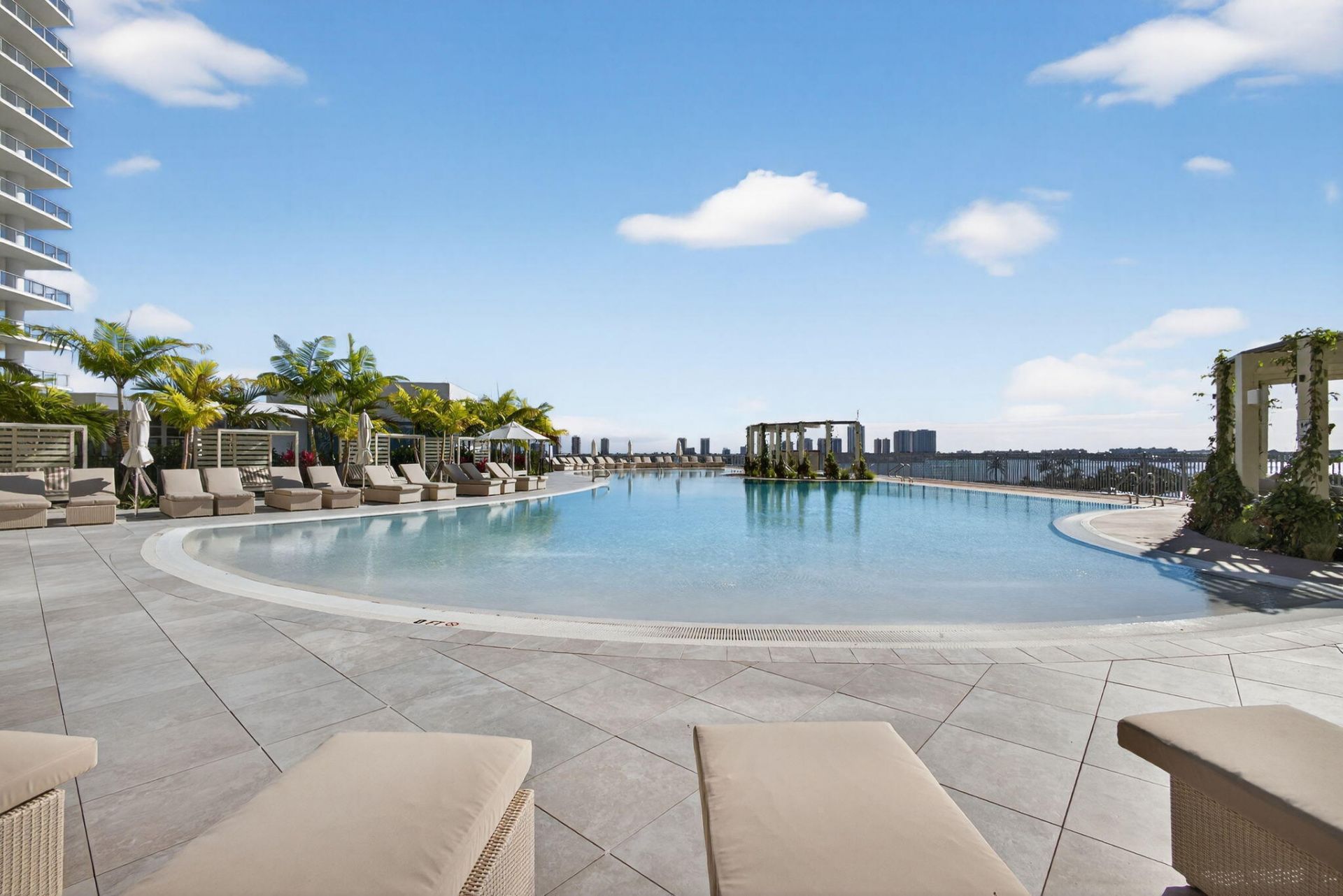 220 Lake Shore Drive, Unit 605, Lake Park, FL 33403 Photo