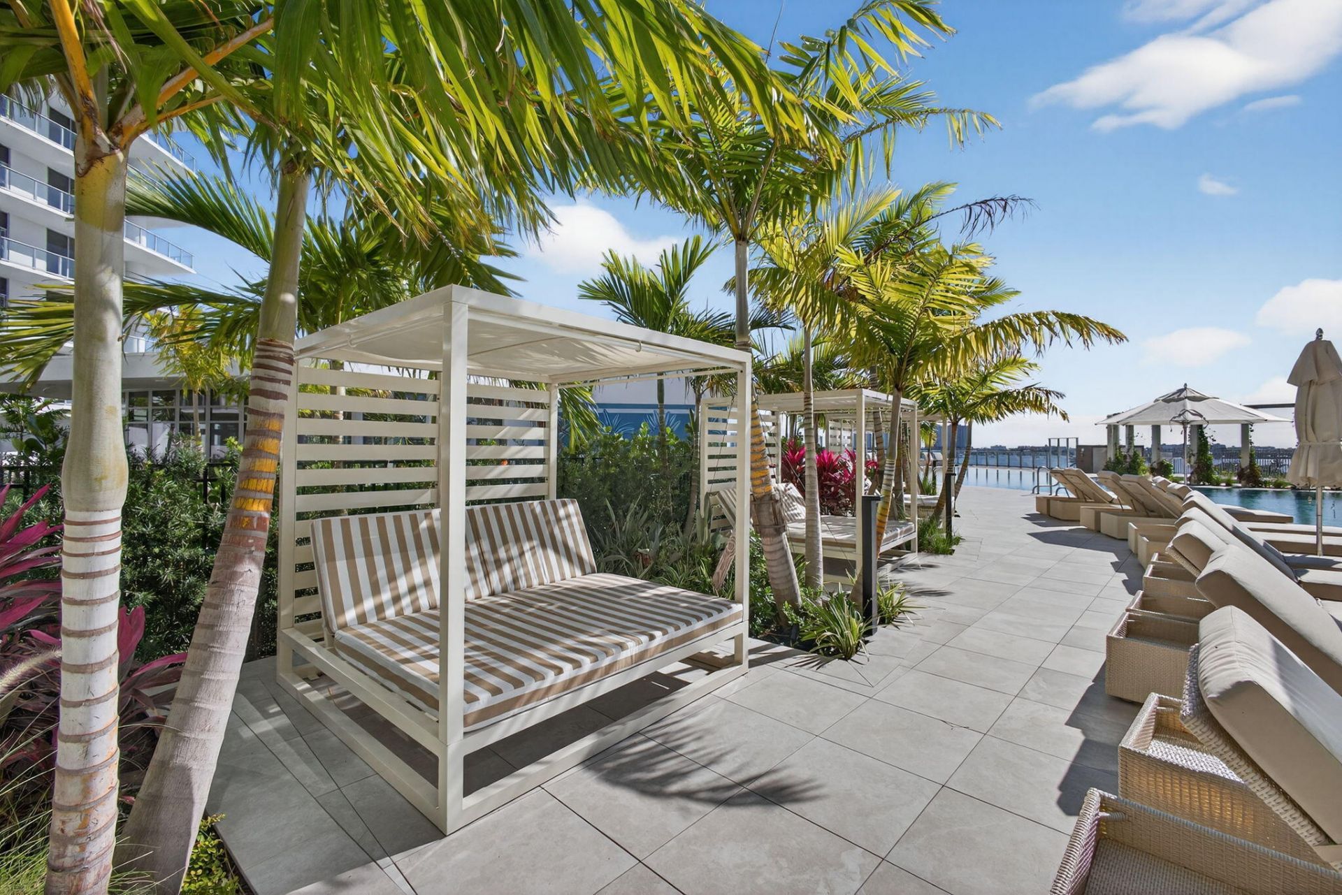 220 Lake Shore Drive, Unit 605, Lake Park, FL 33403 Photo