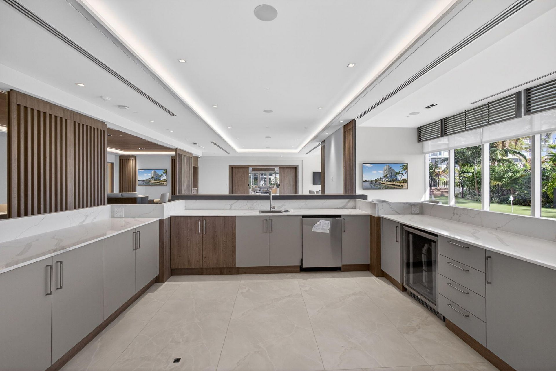 220 Lake Shore Drive, Unit 605, Lake Park, FL 33403 Photo