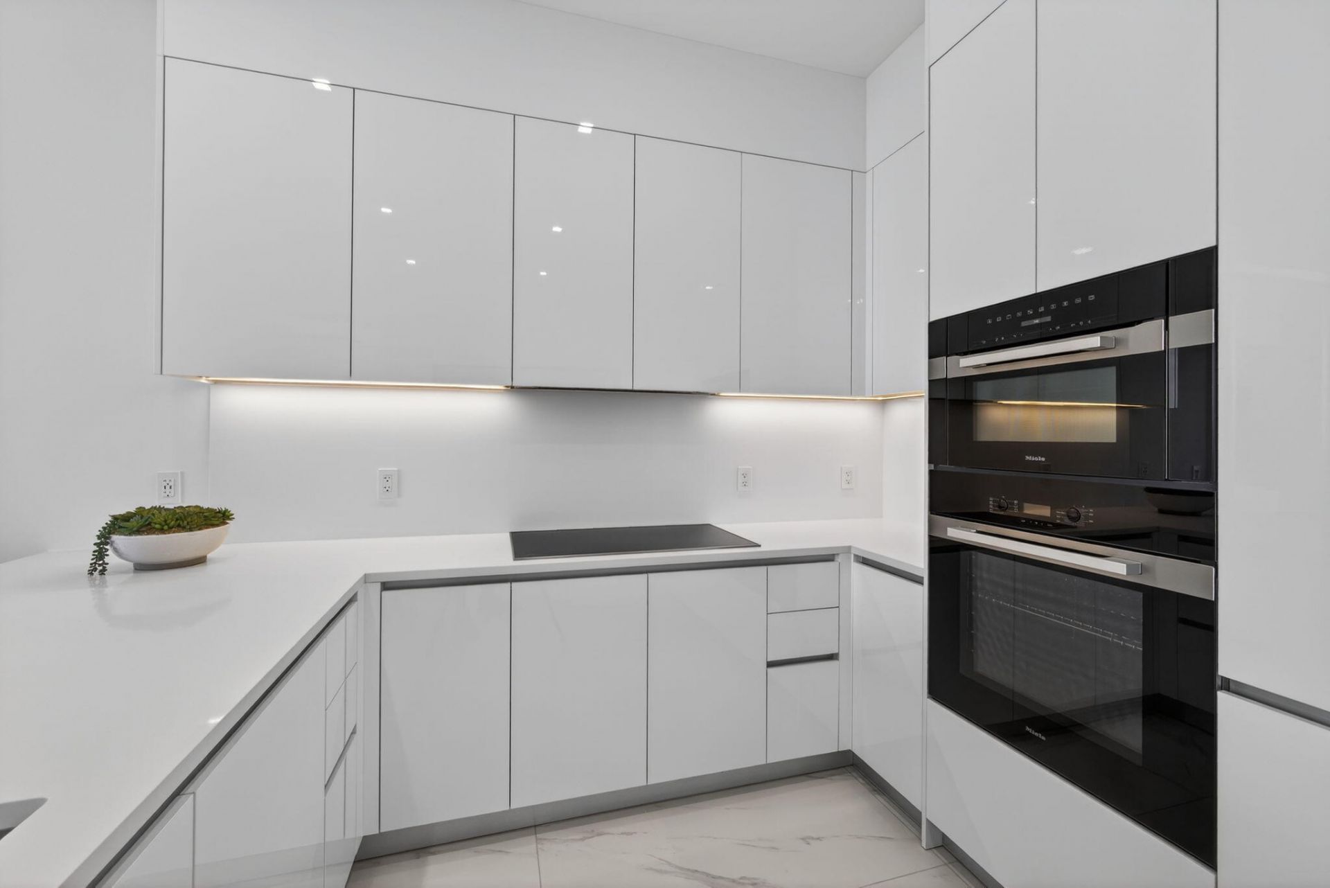 220 Lake Shore Drive, Unit 609, Lake Park, FL 33403 Photo