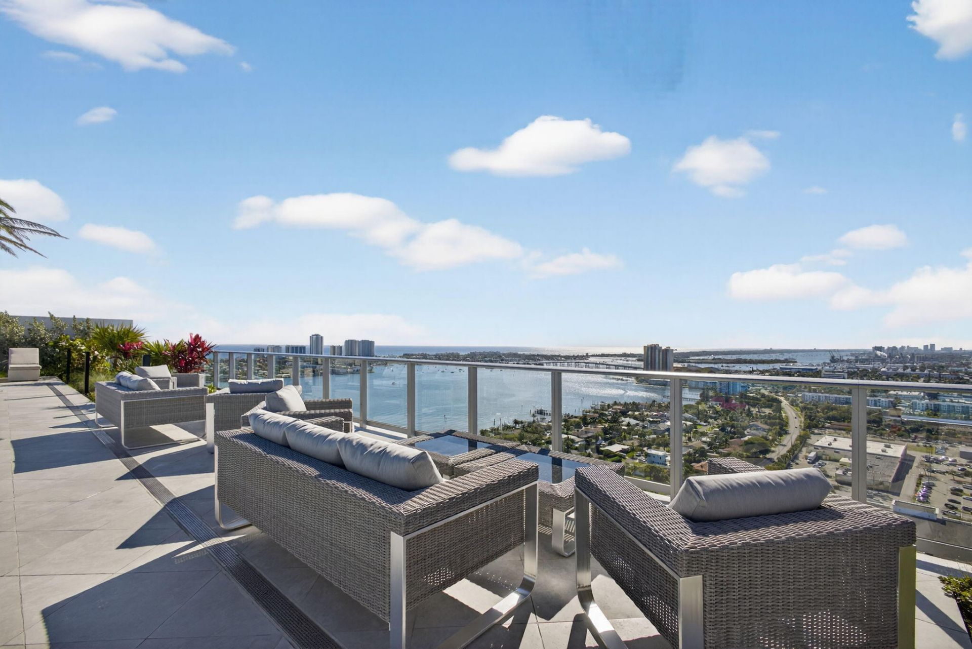 220 Lake Shore Drive, Unit 609, Lake Park, FL 33403 Photo