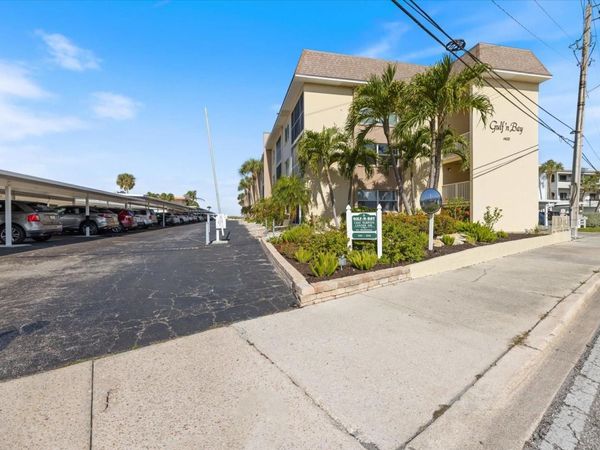 1400 TARPON CENTER DRIVE , Unit 204, VENICE, FL 34285