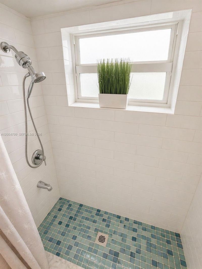 7904 West Dr, Unit 602, North Bay Village, FL 33141 Photo