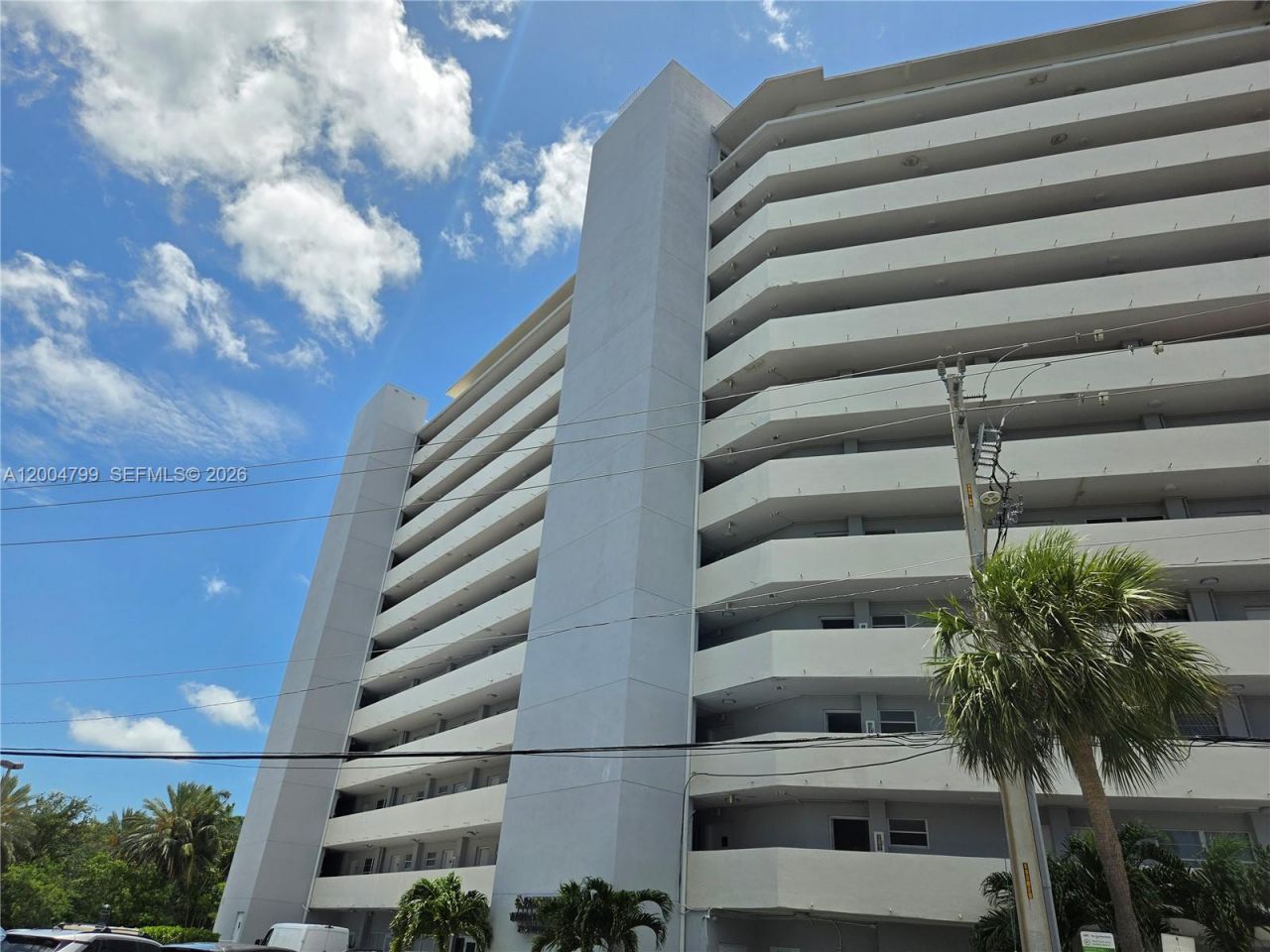 7904 West Dr, Unit 602, North Bay Village, FL 33141 Photo