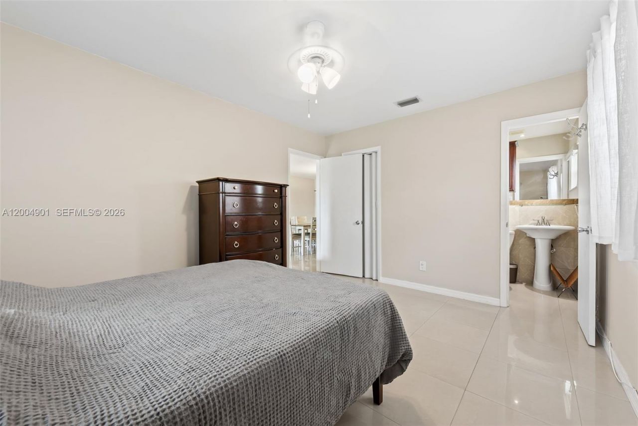 2210 N 57th Way , Hollywood, FL 33021 Photo