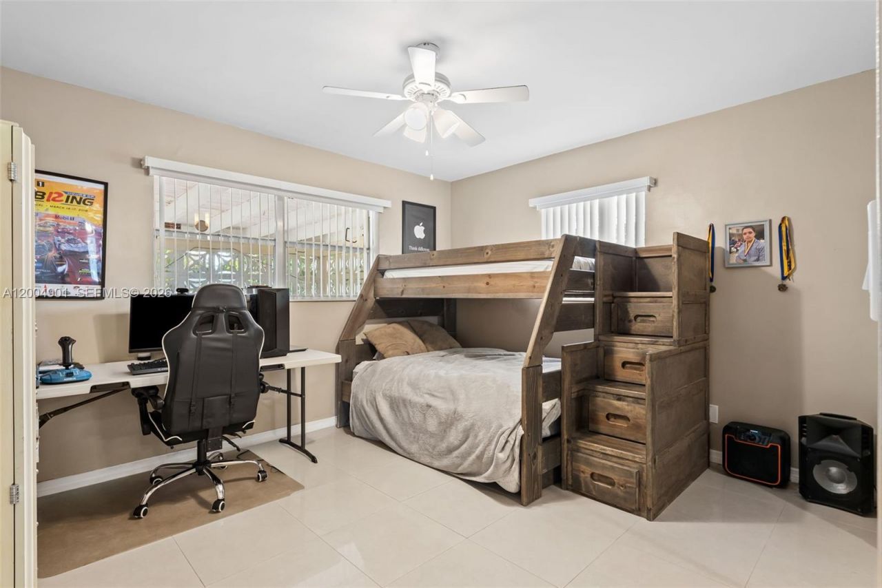 2210 N 57th Way , Hollywood, FL 33021 Photo