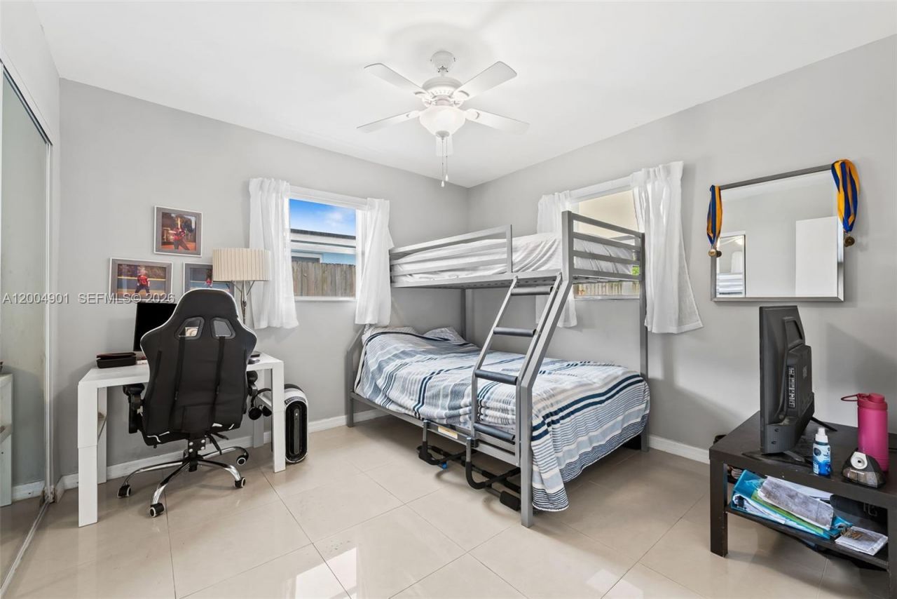 2210 N 57th Way , Hollywood, FL 33021 Photo