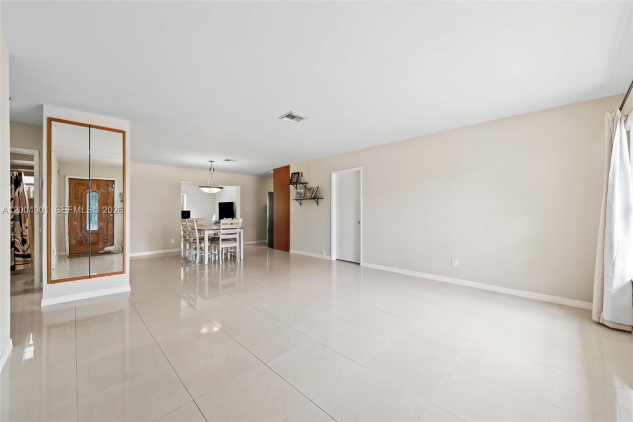 2210 N 57th Way , Hollywood, FL 33021 Photo