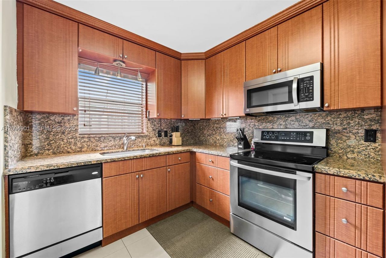 2210 N 57th Way , Hollywood, FL 33021 Photo