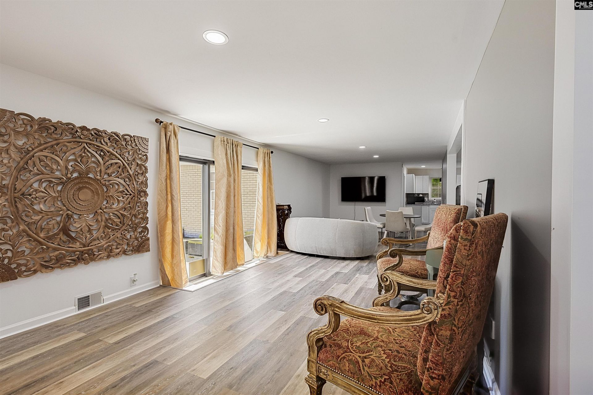 2905 Saintt Ives Road  Photo 7