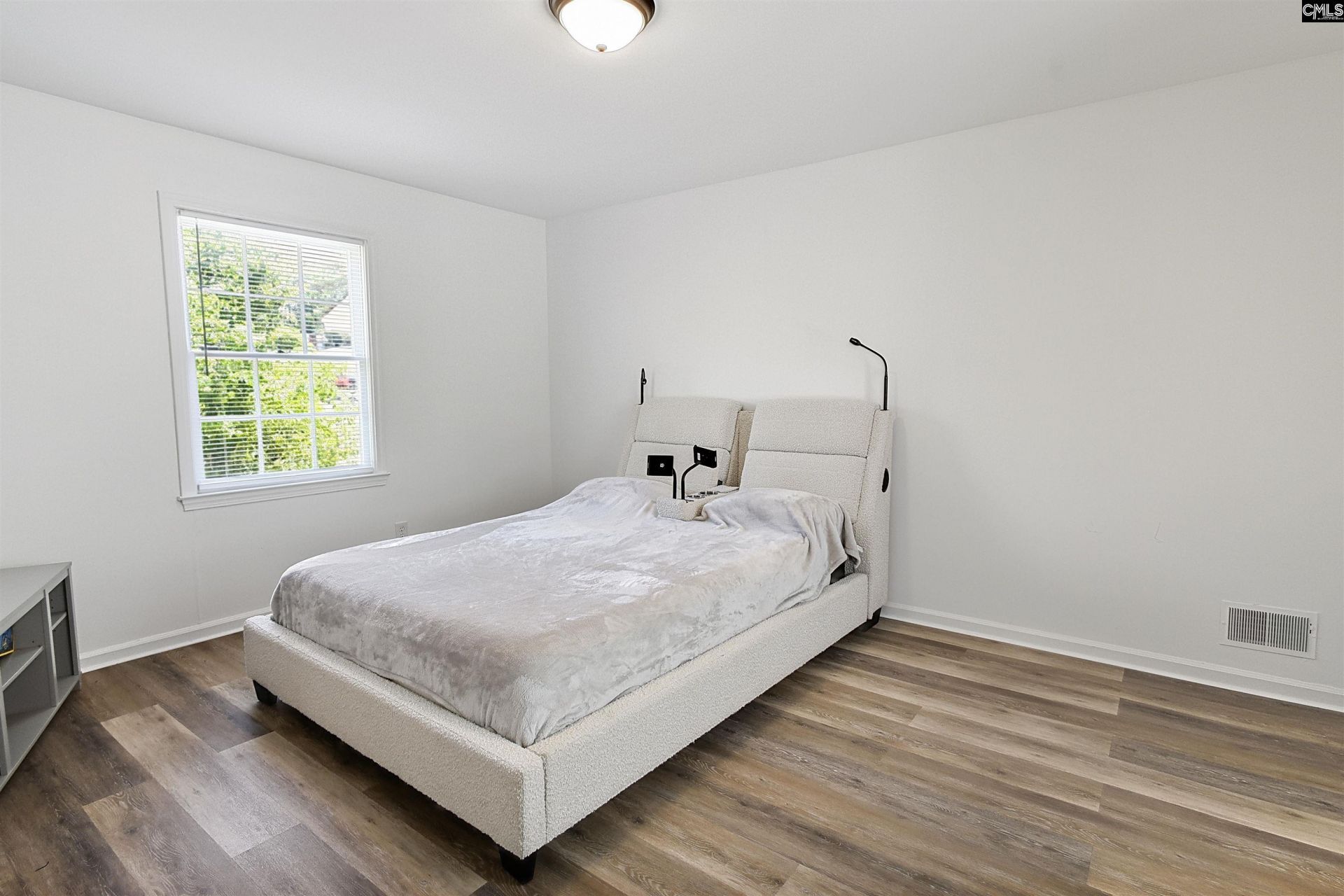 2905 Saintt Ives Road  Photo 9