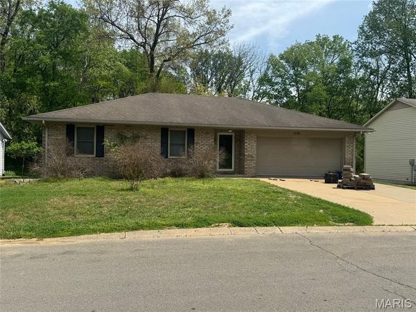 1736 Northwoods Court , Cape Girardeau, MO 63701