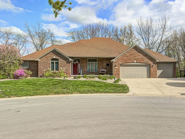 4712 Auburn Ford , Greenwood, IN 46142