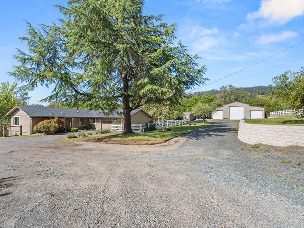 3583 Ross Lane, Central Point, OR 97502
